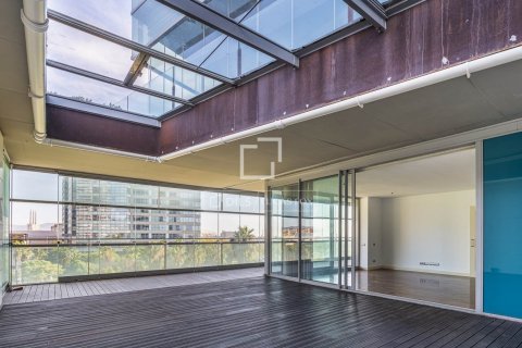 Купить квартиру в Барселона, Испания с 4 спальни, 130м², № 9252 - фото 3