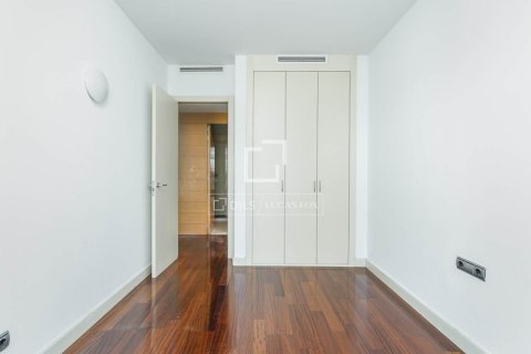 Купить квартиру в Барселона, Испания с 4 спальни, 130м², № 9252 - фото 18