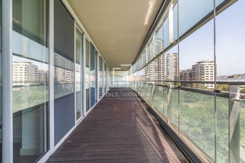 Купить квартиру в Барселона, Испания с 4 спальни, 130м², № 9252 - фото 8