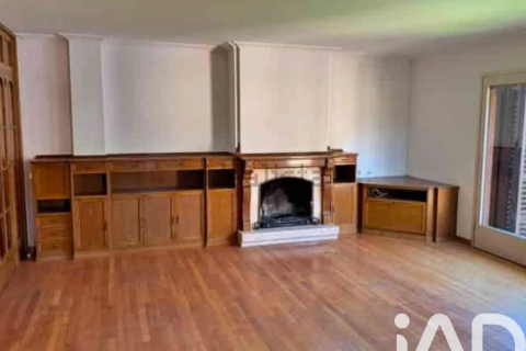222 sq.m. duplex for sale in Vic, Barcelona, Catalonia, Spain № 9247 - photo 3