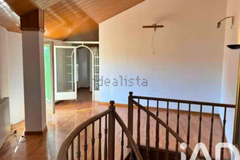 222 sq.m. duplex for sale in Vic, Barcelona, Catalonia, Spain № 9247 - photo 8