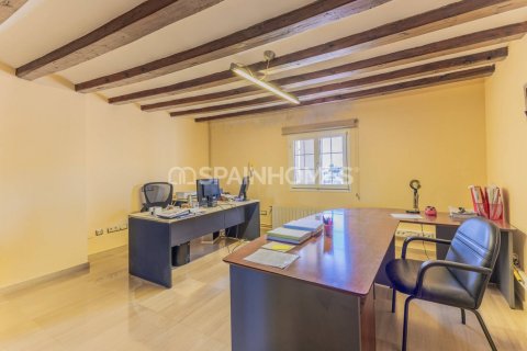 Villa de 9 dormitorios en venta en Teia, Barcelona, Cataluña, Spain № 9235 - foto 27