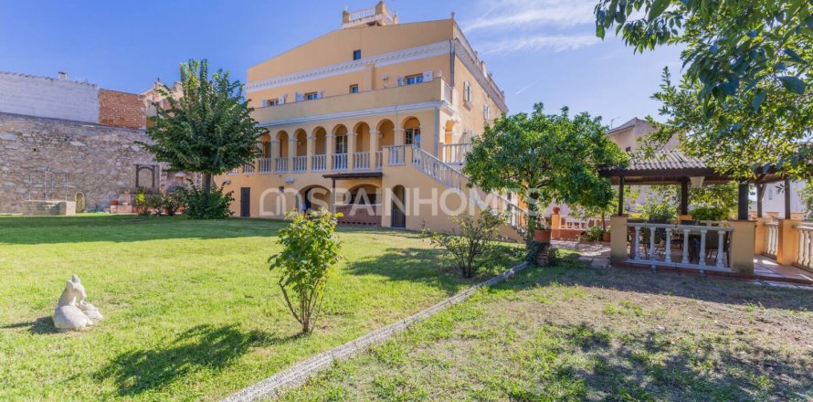 Villa de 9 dormitorios en venta en Teia, Barcelona, Cataluña, Spain № 9235