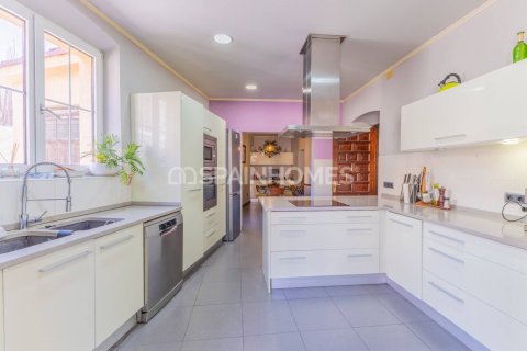 Villa de 9 dormitorios en venta en Teia, Barcelona, Cataluña, Spain № 9235 - foto 17