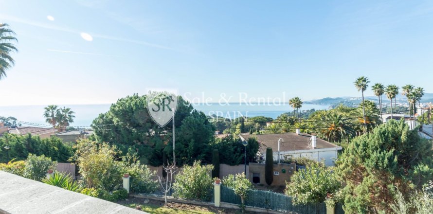7 bedrooms house for sale in Lloret de Mar, Girona, Catalonia, Spain № 6740
