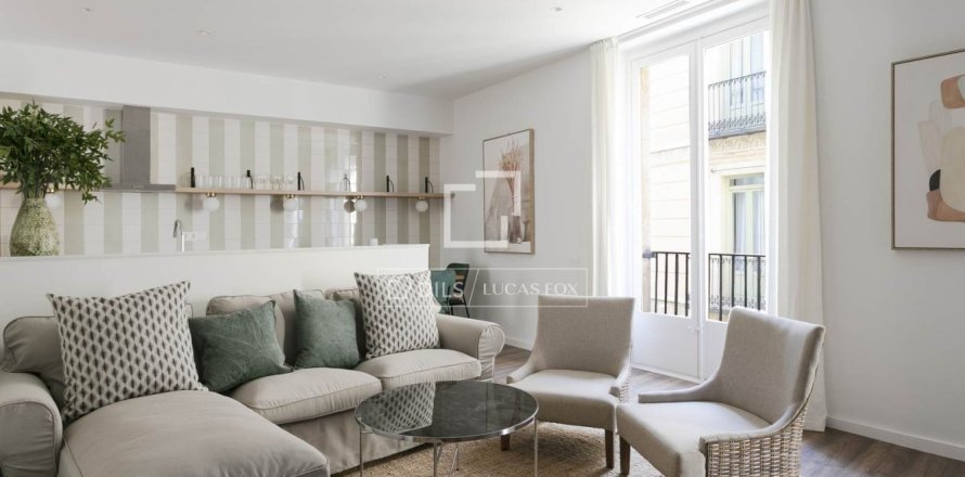 3 bedrooms apartment for sale in Barcelona, Catalonia, Spain № 9097