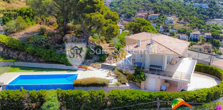 4 bedrooms house for sale in Lloret de Mar, Girona, Catalonia, Spain № 6674