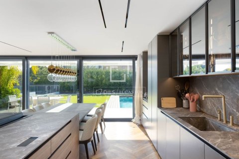 4 bedrooms villa for sale in Sant Andreu de Llavaneres, Barcelona, Catalonia, Spain № 9225 - photo 7