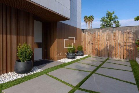 4 bedrooms villa for sale in Sant Andreu de Llavaneres, Barcelona, Catalonia, Spain № 9225 - photo 3