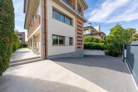 Сasa de 5 dormitorios en venta en Sant Cugat del Vallès, Barcelona, Cataluña, Spain № 9075 - foto 11