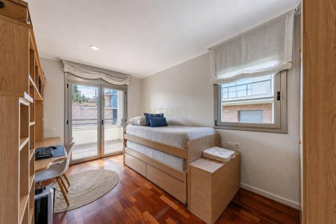 Сasa de 5 dormitorios en venta en Sant Cugat del Vallès, Barcelona, Cataluña, Spain № 9075 - foto 30