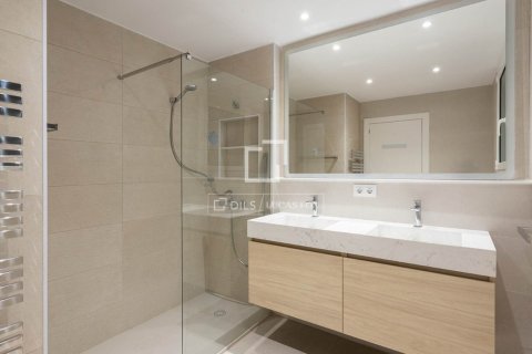 4 bedrooms apartment for sale in Barcelona, Catalonia, Spain № 9085 - photo 29