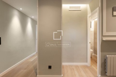 4 bedrooms apartment for sale in Barcelona, Catalonia, Spain № 9085 - photo 16
