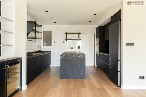 4 bedrooms apartment for sale in Barcelona, Catalonia, Spain № 9085 - photo 9