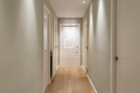4 bedrooms apartment for sale in Barcelona, Catalonia, Spain № 9085 - photo 26