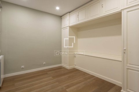 4 bedrooms apartment for sale in Barcelona, Catalonia, Spain № 9085 - photo 30