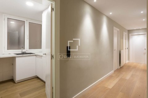 4 bedrooms apartment for sale in Barcelona, Catalonia, Spain № 9085 - photo 25