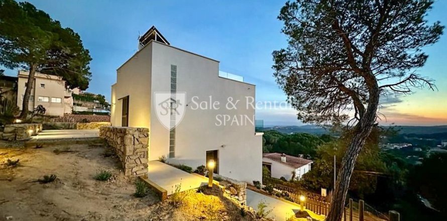 4 chambres house à vendre à Lloret de Mar, Girona, Catalonia, Spain № 6749