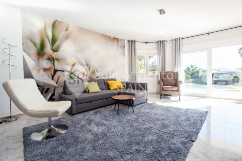 6 bedrooms house for sale in Lloret de Mar, Girona, Catalonia, Spain № 6700 - photo 9