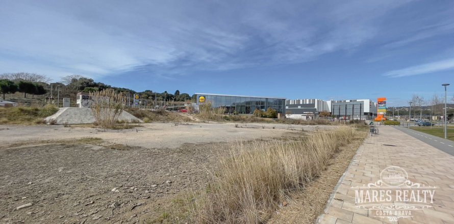 2320 sq.m. land plot for sale in Lloret de Mar, Girona, Catalonia, Spain № 996