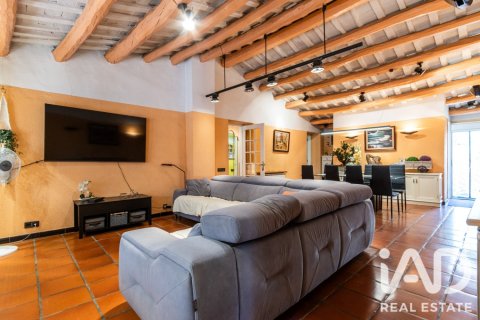 6 bedrooms townhouse for sale in Parets del Vallès, Barcelona, Catalonia, Spain № 9133 - photo 6