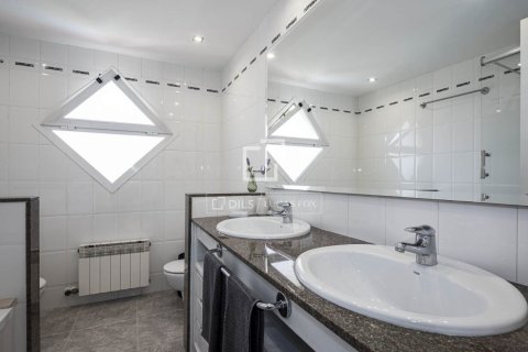 5 bedrooms villa for sale in Castelldefels, Barcelona, Catalonia, Spain № 9173 - photo 28