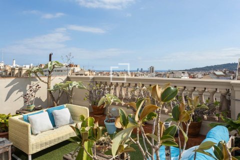 3 bedrooms apartment for sale in Barcelona, Catalonia, Spain № 9265