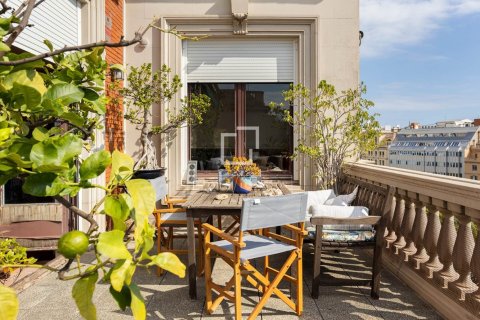 Купить квартиру в Барселона, Испания с 3 спальни, 259м², № 9265 - фото 8