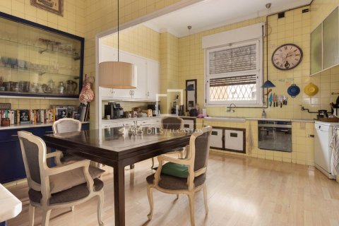 Купить квартиру в Барселона, Испания с 3 спальни, 259м², № 9265 - фото 16