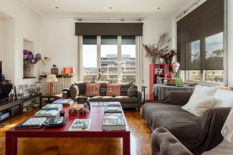 Купить квартиру в Барселона, Испания с 3 спальни, 259м², № 9265 - фото 11