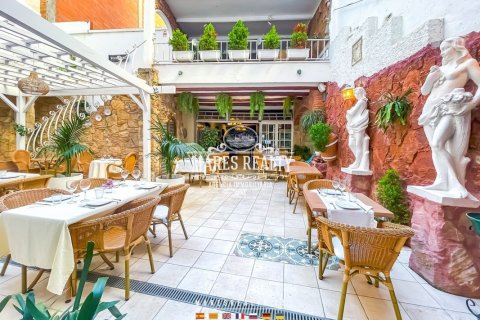 254 sq.m. commercial property for sale in Calella, Barcelona, Catalonia, Spain № 1040 - photo 8