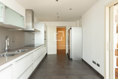 3 bedrooms penthouse for rent in Barcelona, Catalonia, Spain № 9062 - photo 26