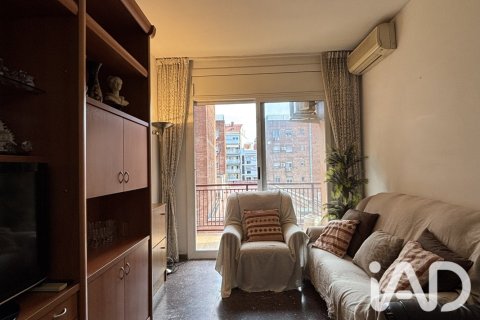 Apartamento de 4 dormitorios en venta en Barcelona, Cataluña, Spain № 9238 - foto 3