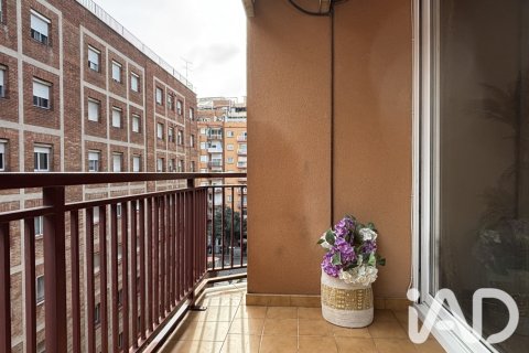 Apartamento de 4 dormitorios en venta en Barcelona, Cataluña, Spain № 9238 - foto 10