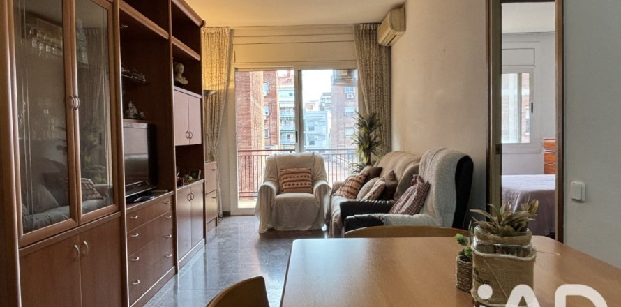 Apartamento de 4 dormitorios en venta en Barcelona, Cataluña, Spain № 9238