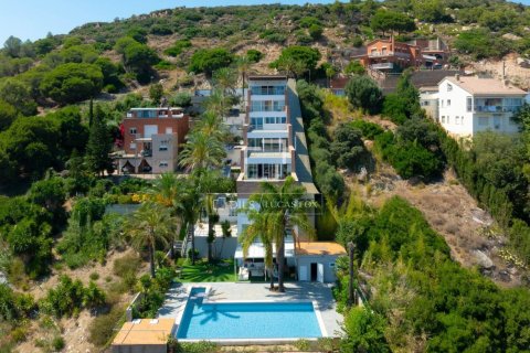 7 bedrooms villa for sale in Tiana, Barcelona, Catalonia, Spain № 9197 - photo 2