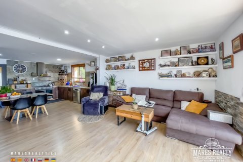 13 bedrooms villa for sale in Lloret de Mar, Girona, Catalonia, Spain № 1305 - photo 15