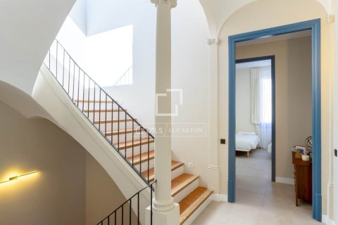 5 bedrooms villa for sale in El Masnou, Barcelona, Catalonia, Spain № 9091 - photo 26