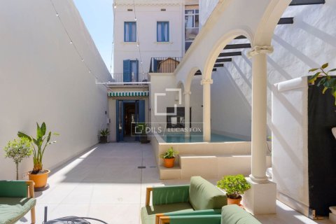 5 bedrooms villa for sale in El Masnou, Barcelona, Catalonia, Spain № 9091 - photo 12