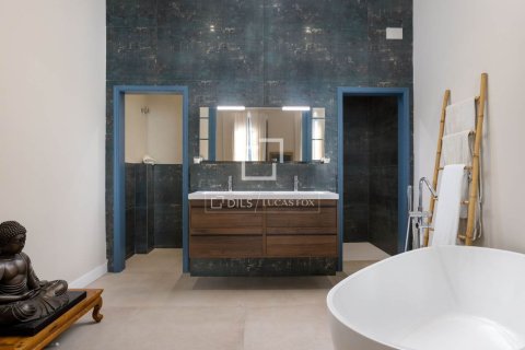 5 bedrooms villa for sale in El Masnou, Barcelona, Catalonia, Spain № 9091 - photo 18
