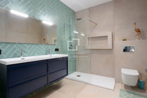 5 bedrooms villa for sale in El Masnou, Barcelona, Catalonia, Spain № 9091 - photo 25