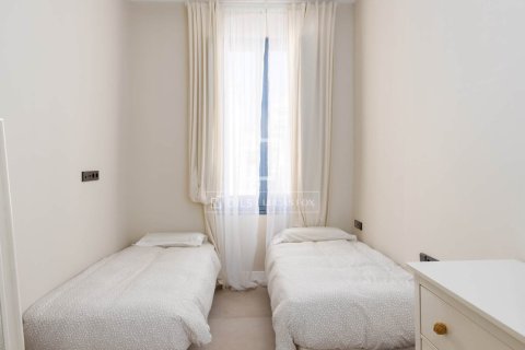 5 bedrooms villa for sale in El Masnou, Barcelona, Catalonia, Spain № 9091 - photo 23