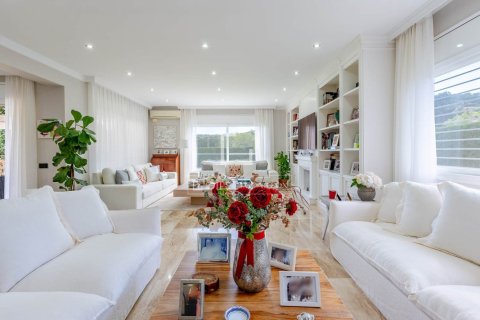 4 bedrooms villa for sale in Teia, Barcelona, Catalonia, Spain № 9202 - photo 6