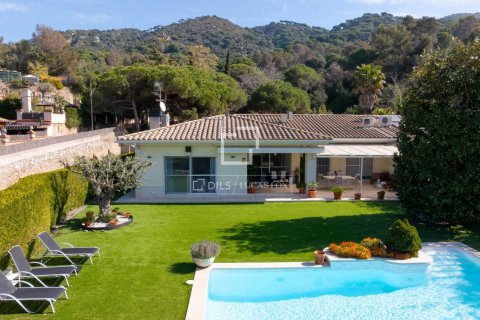 4 bedrooms villa for sale in Teia, Barcelona, Catalonia, Spain № 9202 - photo 15