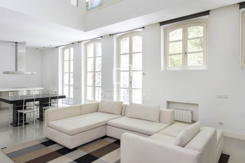 1 bedroom apartment for sale in Barcelona, Catalonia, Spain № 9210 - photo 2