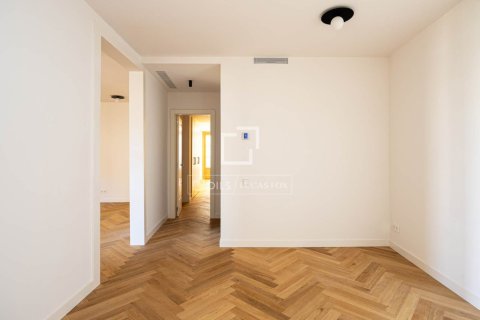 3 bedrooms apartment for sale in Barcelona, Catalonia, Spain № 9095 - photo 8