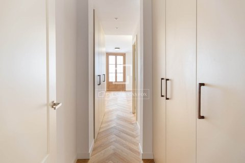 3 bedrooms apartment for sale in Barcelona, Catalonia, Spain № 9095 - photo 14