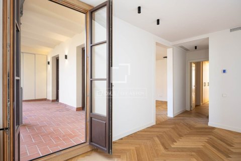 3 bedrooms apartment for sale in Barcelona, Catalonia, Spain № 9095 - photo 6