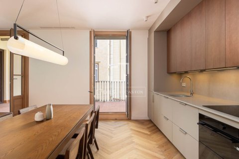 3 bedrooms apartment for sale in Barcelona, Catalonia, Spain № 9095 - photo 4