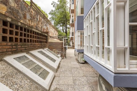 Apartamento de 4 dormitorios en alquiler en Barcelona, Cataluña, Spain № 9229 - foto 21